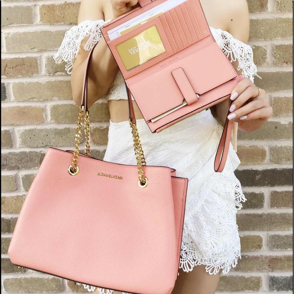 Gaby’sBags💕Michael Kors tote&wallet SET - Picture 4 of 8